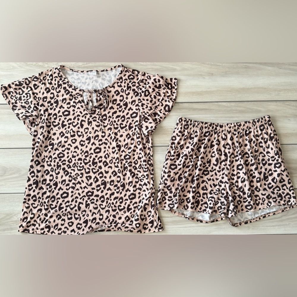 Wiholl Leopard Print 2 Piece Short & Shirt Set Beige Large EUC